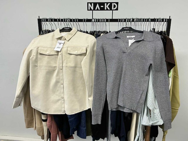 Partij diverse tiffosi/calvinkleinjeans/tommyjeans/etc dames kleding (62x) - afbeelding 3 van  49