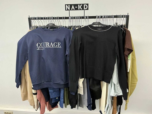 Partij diverse tiffosi/calvinkleinjeans/tommyjeans/etc dames kleding (62x) - afbeelding 5 van  49
