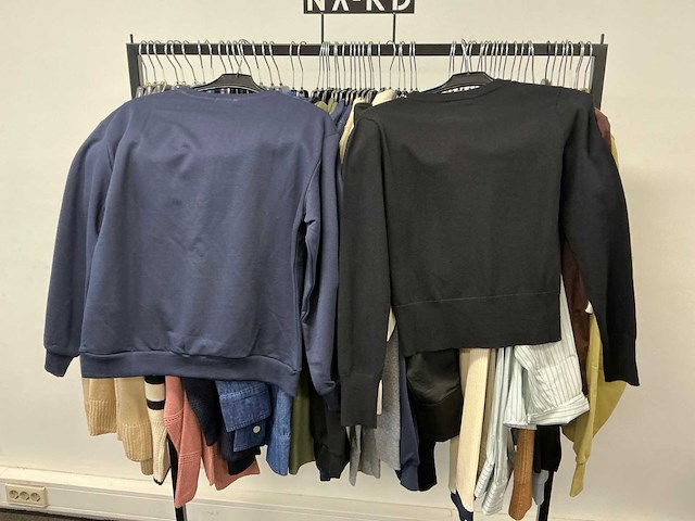 Partij diverse tiffosi/calvinkleinjeans/tommyjeans/etc dames kleding (62x) - afbeelding 6 van  49