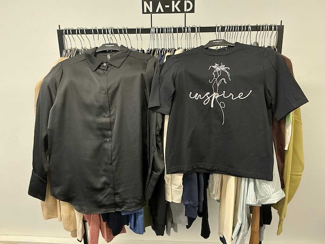 Partij diverse tiffosi/calvinkleinjeans/tommyjeans/etc dames kleding (62x) - afbeelding 7 van  49