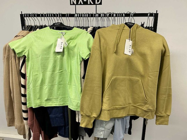 Partij diverse tiffosi/calvinkleinjeans/tommyjeans/etc dames kleding (62x) - afbeelding 16 van  49