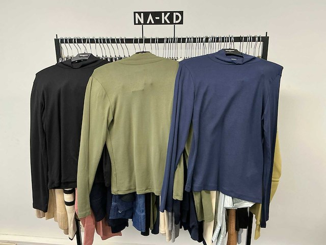Partij diverse tiffosi/calvinkleinjeans/tommyjeans/etc dames kleding (62x) - afbeelding 49 van  49