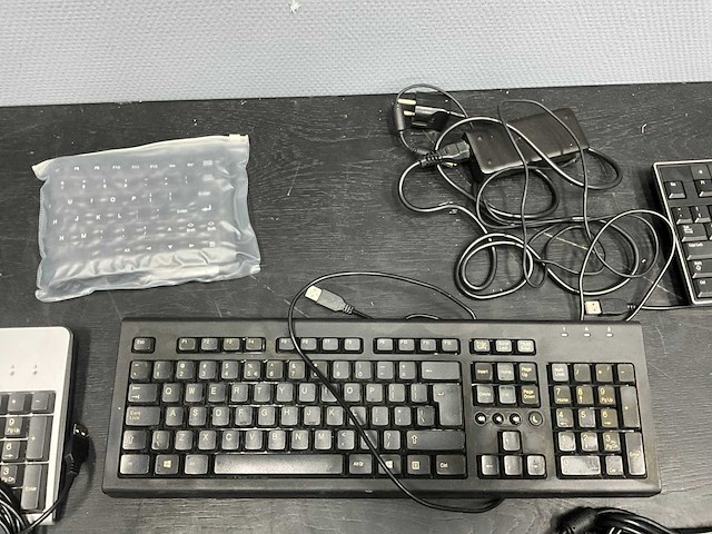 Partij diverse toetsenborden - afbeelding 10 van  16