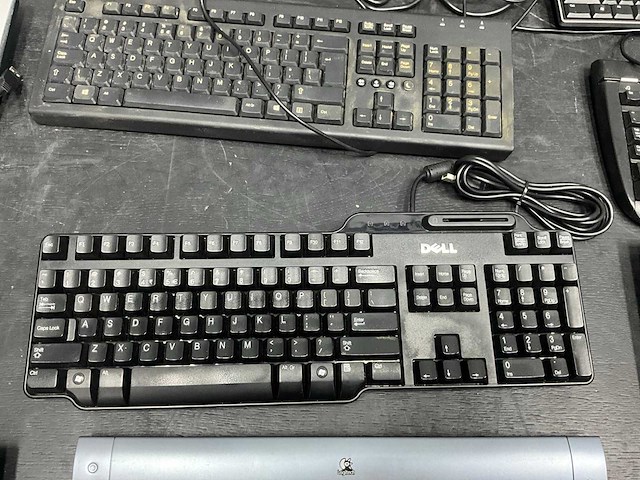 Partij diverse toetsenborden - afbeelding 11 van  16