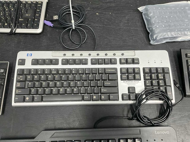 Partij diverse toetsenborden - afbeelding 7 van  16