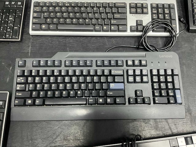 Partij diverse toetsenborden - afbeelding 8 van  16