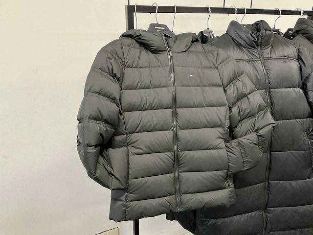 Partij diverse tommy jeans & calvin klein dames jassen (9x) - afbeelding 12 van  17