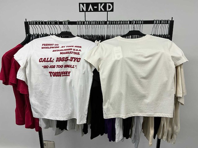 Partij diverse tommy jeans & calvin klein jeans dames t-shirts (72x) - afbeelding 2 van  32