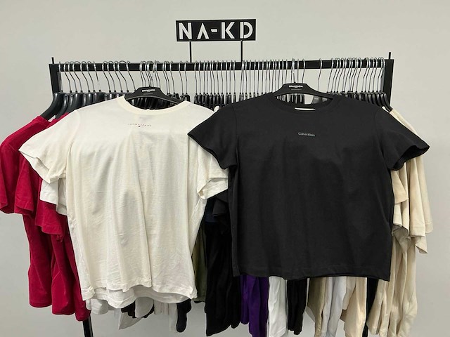 Partij diverse tommy jeans & calvin klein jeans dames t-shirts (72x) - afbeelding 3 van  32