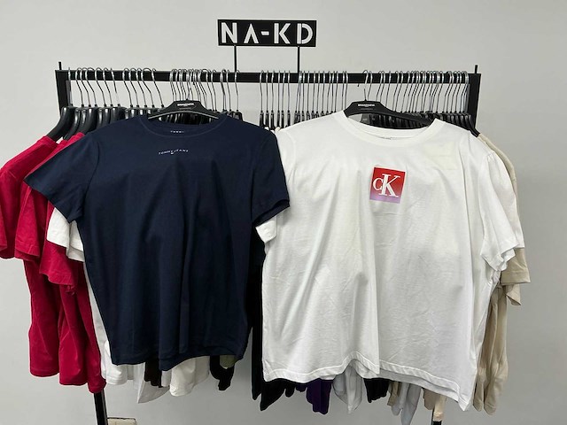Partij diverse tommy jeans & calvin klein jeans dames t-shirts (72x) - afbeelding 5 van  32