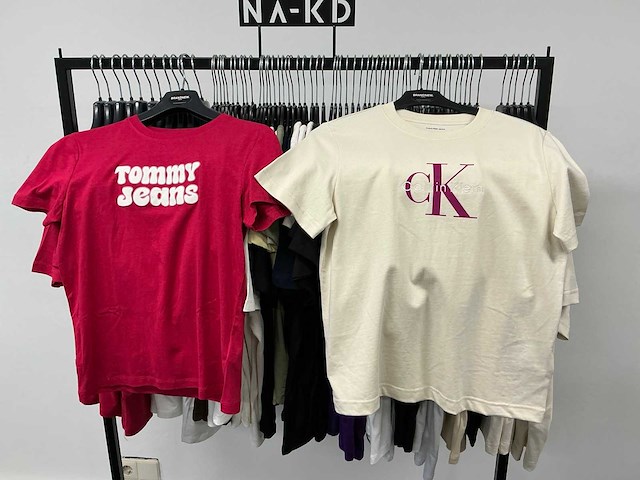 Partij diverse tommy jeans & calvin klein jeans dames t-shirts (72x) - afbeelding 23 van  32