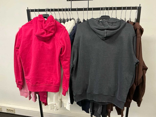 Partij diverse tommy jeans dames hoodies (26x) - afbeelding 11 van  14