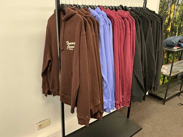 Partij diverse tommy jeans heren truien (30x) - afbeelding 1 van  9