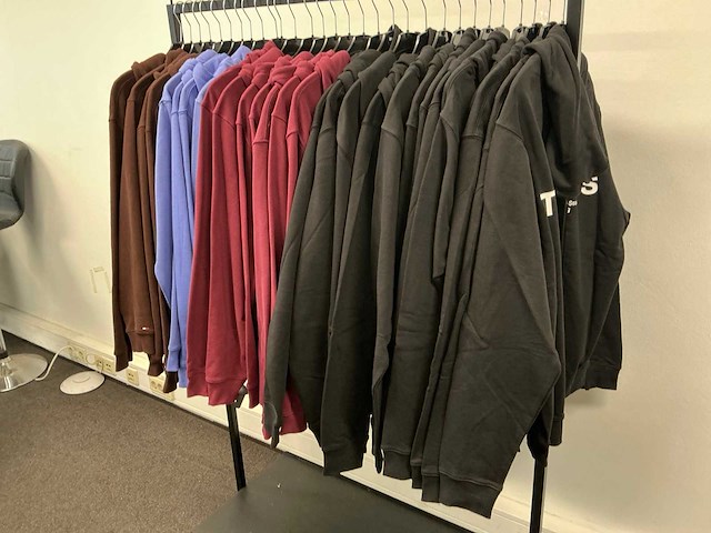 Partij diverse tommy jeans heren truien (30x) - afbeelding 2 van  9