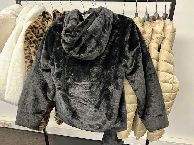 Partij diverse tommy jeans & tiffosi dames jassen (16x) - afbeelding 2 van  28