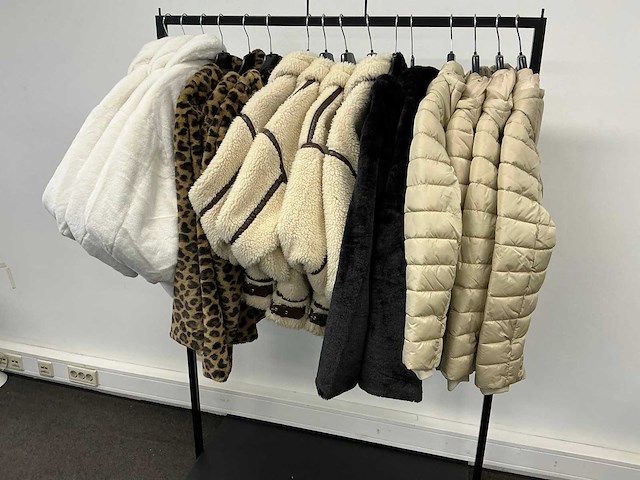 Partij diverse tommy jeans & tiffosi dames jassen (16x) - afbeelding 1 van  28