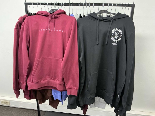 Partij diverse tommyjeans/calvinklein/lyle&scott/purepath heren hoodies (30x) - afbeelding 15 van  21