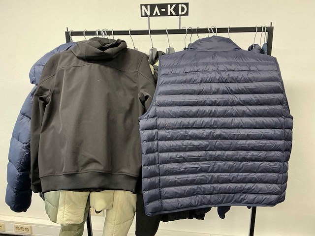Partij diverse tommyjeans/calvinklein/lyle&scott/purepath heren jassen/bodywarmers (21x) - afbeelding 4 van  26