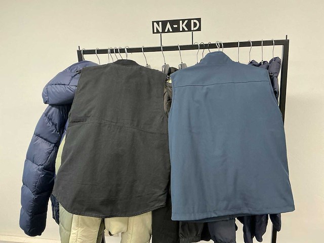 Partij diverse tommyjeans/calvinklein/lyle&scott/purepath heren jassen/bodywarmers (21x) - afbeelding 6 van  26