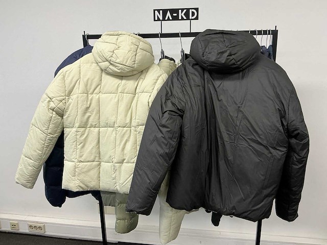 Partij diverse tommyjeans/calvinklein/lyle&scott/purepath heren jassen/bodywarmers (21x) - afbeelding 23 van  26