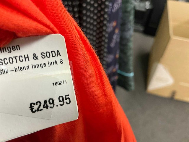 Partij diverse tommyjeans/hugoboss/calvinkleinjeans/armaniexchange/scotch&soda dames jurken (21x) - afbeelding 13 van  24
