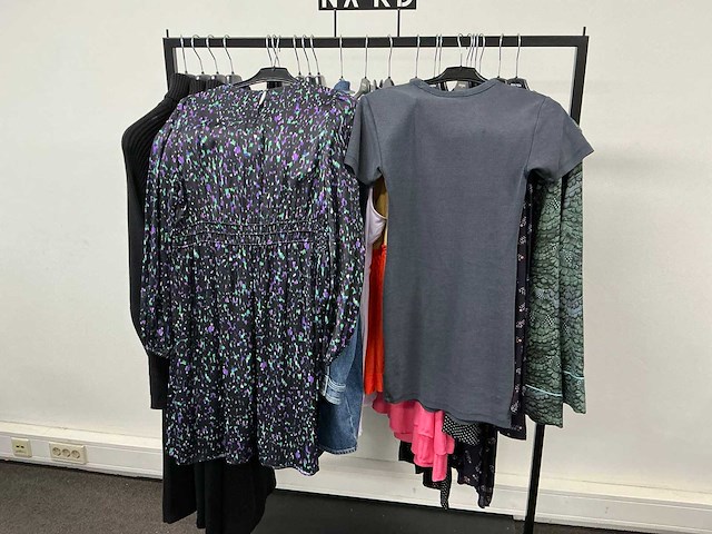 Partij diverse tommyjeans/hugoboss/calvinkleinjeans/armaniexchange/scotch&soda dames jurken (21x) - afbeelding 21 van  24