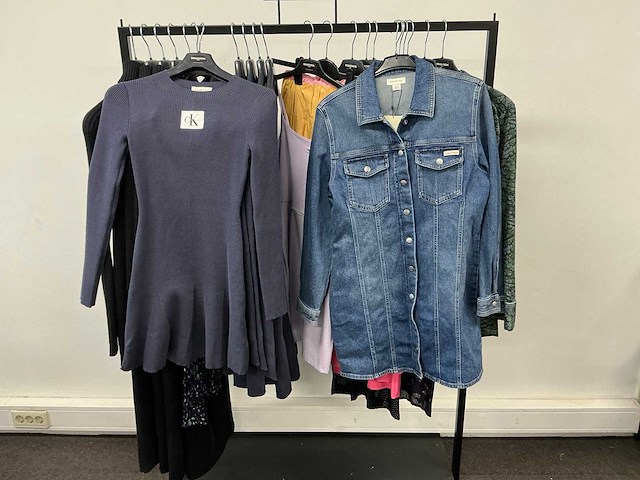 Partij diverse tommyjeans/hugoboss/calvinkleinjeans/armaniexchange/scotch&soda dames jurken (21x) - afbeelding 22 van  24