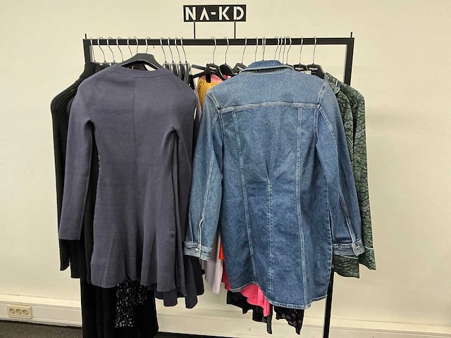 Partij diverse tommyjeans/hugoboss/calvinkleinjeans/armaniexchange/scotch&soda dames jurken (21x) - afbeelding 23 van  24