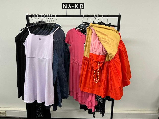 Partij diverse tommyjeans/hugoboss/calvinkleinjeans/armaniexchange/scotch&soda dames jurken (21x) - afbeelding 24 van  24