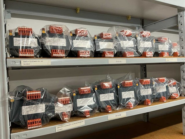 Partij diverse trafo transformatoren (16x) - afbeelding 1 van  9