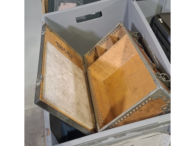 Partij diverse transportkisten en koffers - afbeelding 2 van  3