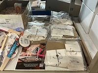 Partij diverse travel jewelry cases/spaanse waaiers/plak tattoos/zeepbakjes/sieraden/etc (2973x) - afbeelding 5 van  11