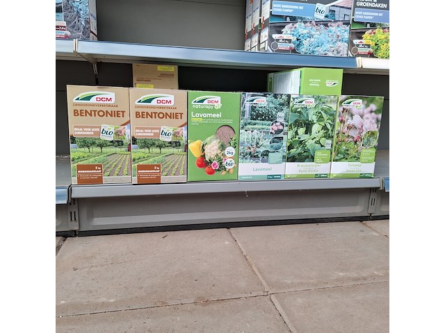 Partij diverse tuingroeimiddelen dcm - afbeelding 1 van  7
