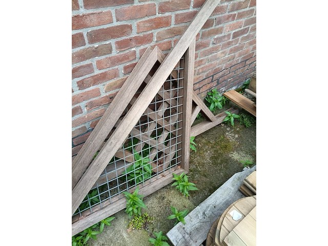 Partij diverse tuinhout producten en tuinhout - afbeelding 2 van  11
