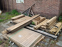 Partij diverse tuinhout producten en tuinhout - afbeelding 1 van  11