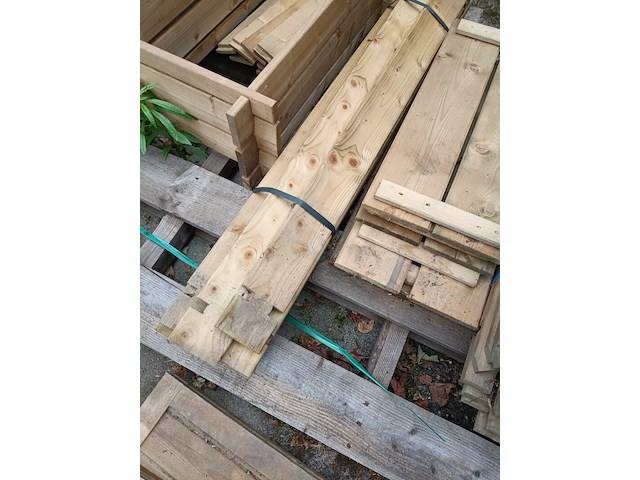 Partij diverse tuinhout producten en tuinhout - afbeelding 7 van  11