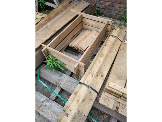 Partij diverse tuinhout producten en tuinhout - afbeelding 8 van  11