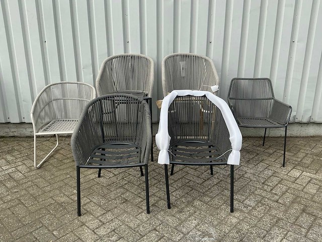 Partij diverse tuinstoelen - afbeelding 1 van  3