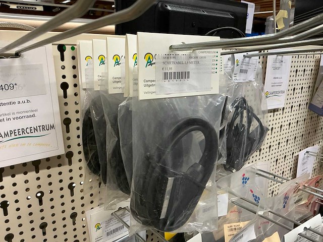 Partij diverse tv kabels en antennes - afbeelding 13 van  16