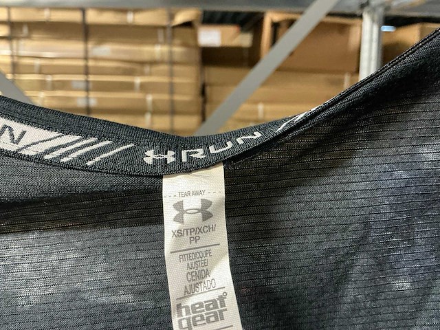 Partij diverse under armour dames t-shirts (113x) - afbeelding 6 van  9