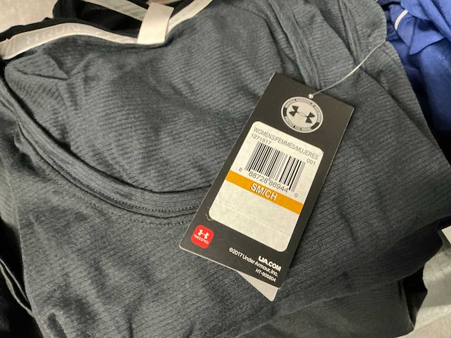 Partij diverse under armour dames t-shirts (113x) - afbeelding 9 van  9