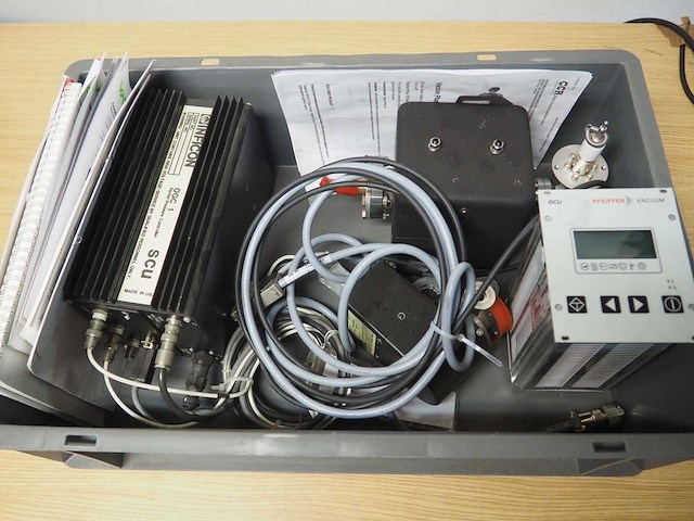 Partij diverse vacuum apparatuur (inficon & pfeiffer) - afbeelding 1 van  3