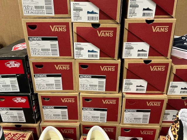 Partij diverse vans schoenen (63x) - afbeelding 10 van  11