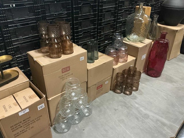 Partij diverse vazen (80x) - afbeelding 2 van  12