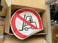 Partij diverse veiligheids-symbolen - afbeelding 2 van  4