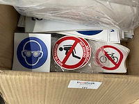 Partij diverse veiligheids-symbolen - afbeelding 3 van  4