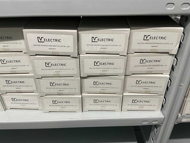 Partij diverse velectric motor protection switches/auxilairy contact (173x) - afbeelding 2 van  18