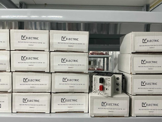 Partij diverse velectric motor protection switches/auxilairy contact (173x) - afbeelding 4 van  18