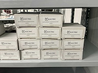 Partij diverse velectric motor protection switches/auxilairy contact (173x) - afbeelding 6 van  18