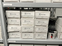 Partij diverse velectric motor protection switches/auxilairy contact (173x) - afbeelding 8 van  18